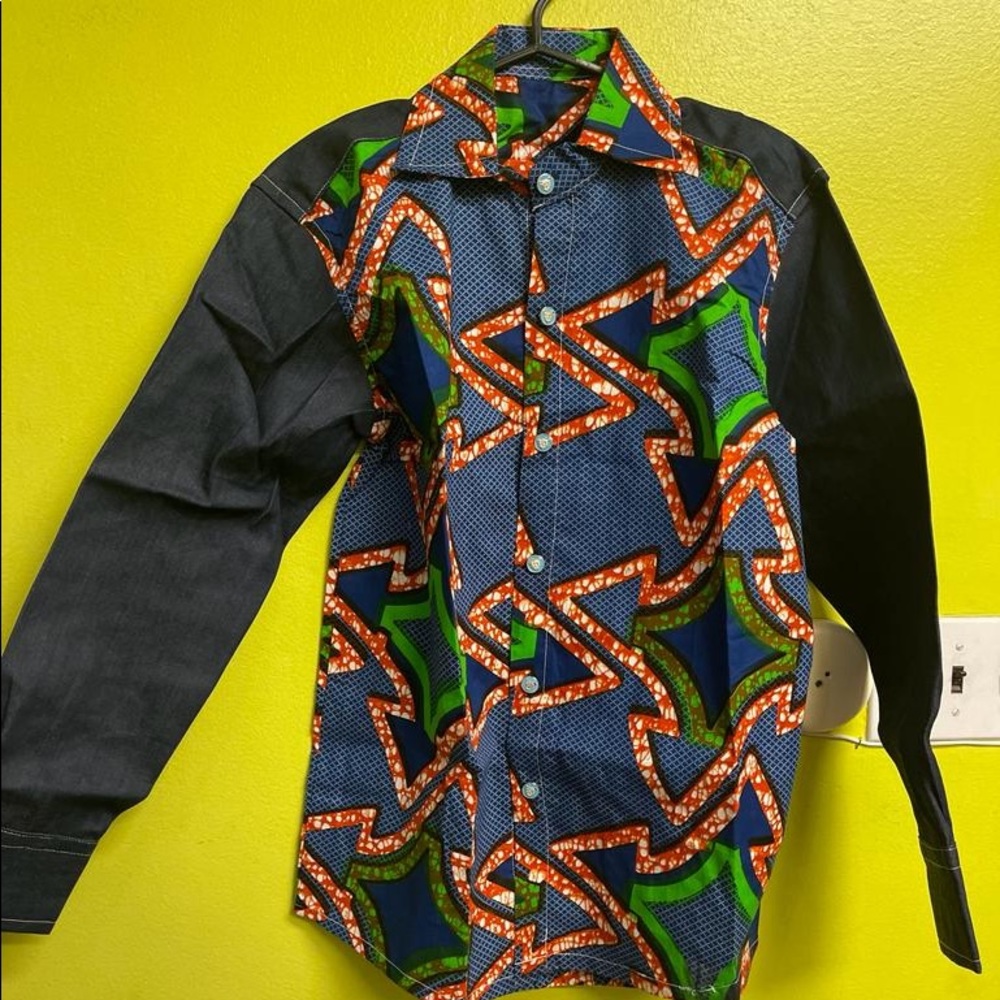 Shirts - Picture 3 of 4